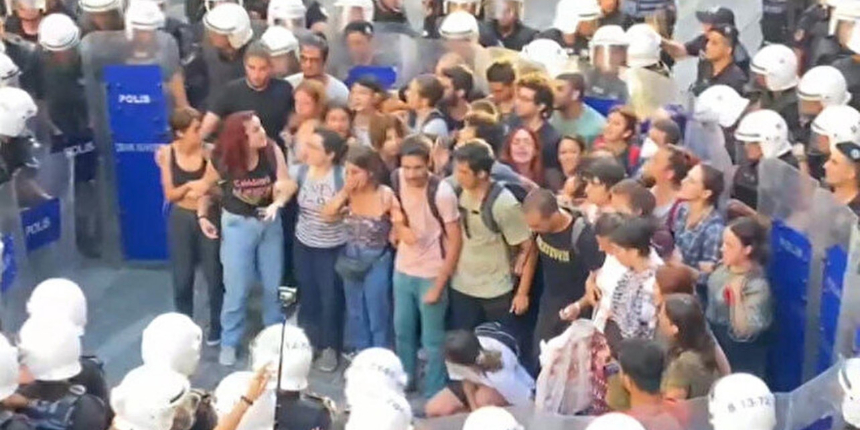 İstanbul Valiliği duyurdu: Kadıköy’deki izinsiz gösteride 106 kişi gözaltına alındı!