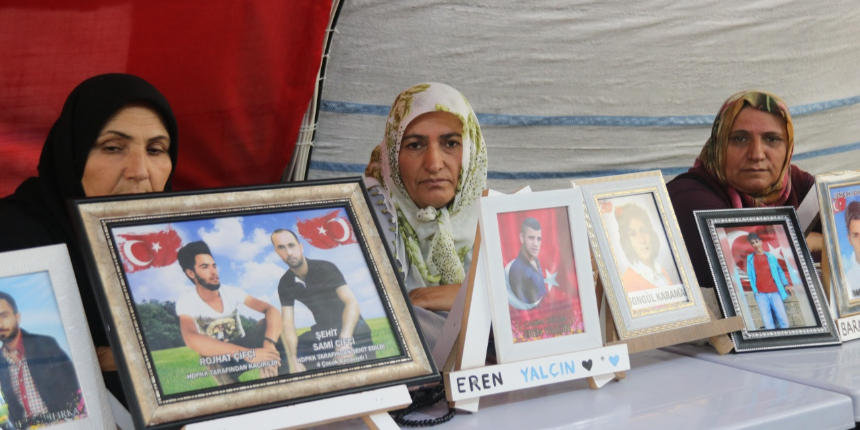 Diyarbakır’da acılı ailelerin evlat nöbeti 1051. gününde devam ediyor.
