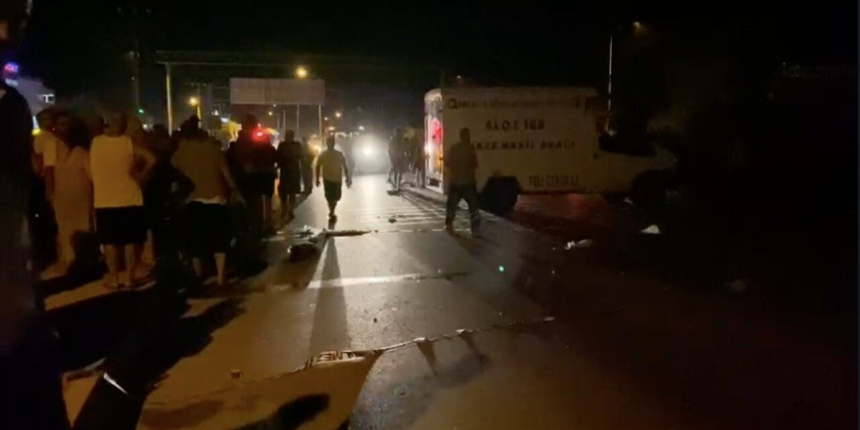 Antalya'da feci kaza! Otomobil yayalara çarptı, 3 kadın hayatını kaybetti