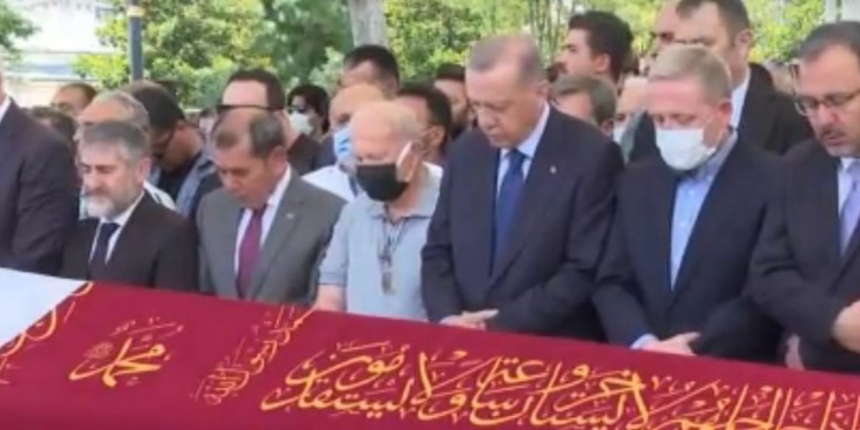 Cumhurbaşkanı Erdoğan'dan Göksel Gümüşdağ'ın annesine son görev: Çok böreklerini yedik...
