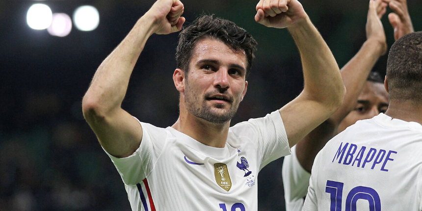 Galatasaray, Lyon'un sağ beki Leo Dubois ile görüşmelere başlandığını açıkladı