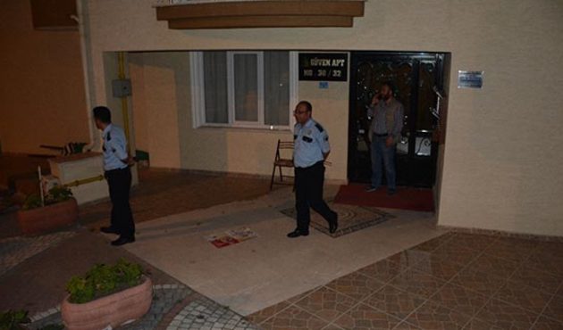 8 aylık hamile karısını bıçaklayarak öldürdü