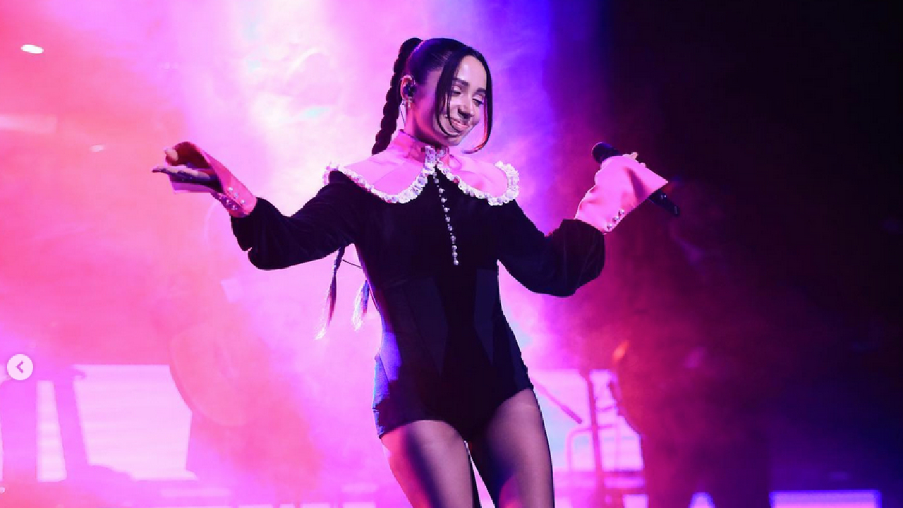 Zeynep Bastık'tan 2022 yazının İstanbul'da ilk konser