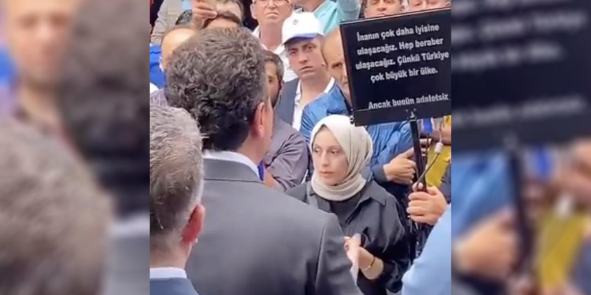 Sokakta vatandaşlara ayaküstü hitap eden Ali Babacan prompter kullandı