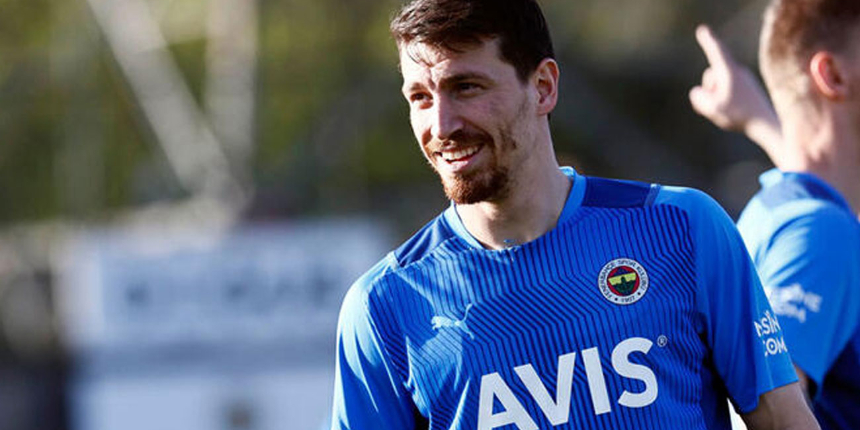 Fenerbahçe'de sakatlığı olan Mert Hakan Yandaş, bir süre takımdan ayrı kalacak