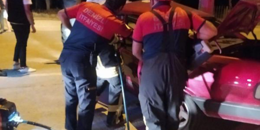 Aydınlatma direğine çarpan otomobil sürücüsü, hayatını kaybetti