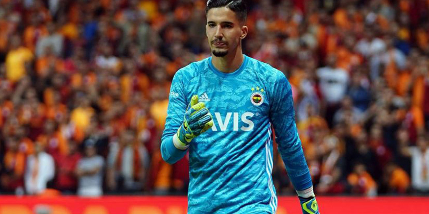 Fenerbahçe'nin milli kalecisi Altay Bayındır, Napoli'nin transfer listesine girdi