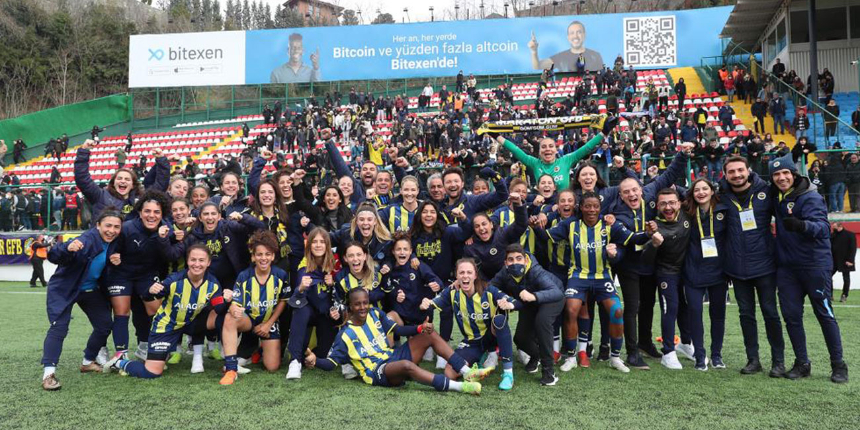 İç transfer! Fenerbahçe Kadın Futbol Takımı, 11 oyuncuyla sözleşme yeniledi