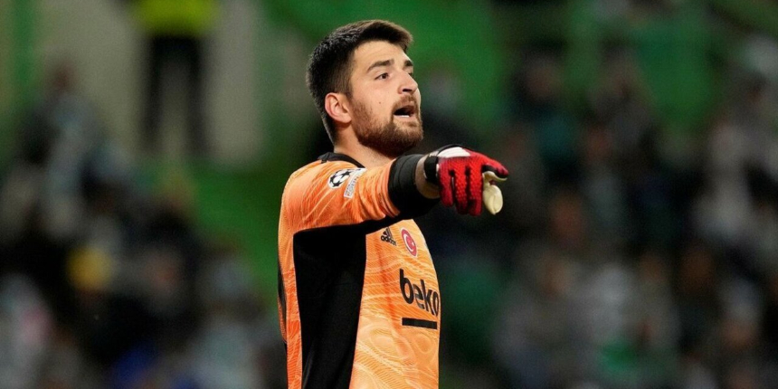 Beşiktaş'ın kalecisi Ersin Destanoğlu'nun yaptığı hata sosyal medyayı ayağa kaldırdı