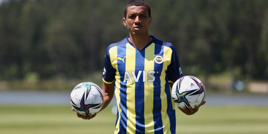 Fenerbahçe, Brezilyalı futbolcu Luiz Gustavo'nun ayrıldığını resmen açıkladı