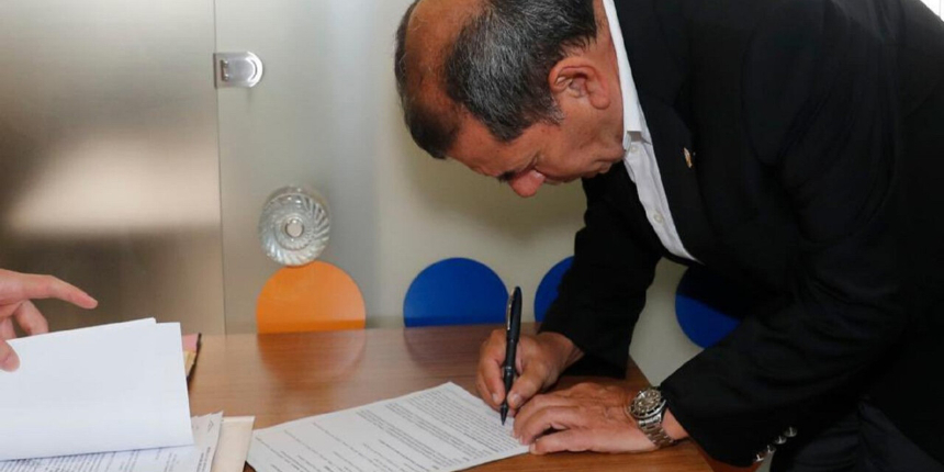 Dursun Özbek'ten tarihi imza: Galatasaraylıların içi rahat olsun, orası artık bizim adamız