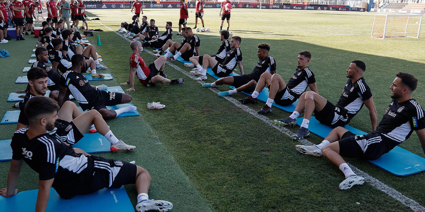 Beşiktaş'ta 19 yaşındaki genç futbolcu Badra Cisse, İspanya kampına dahil oldu