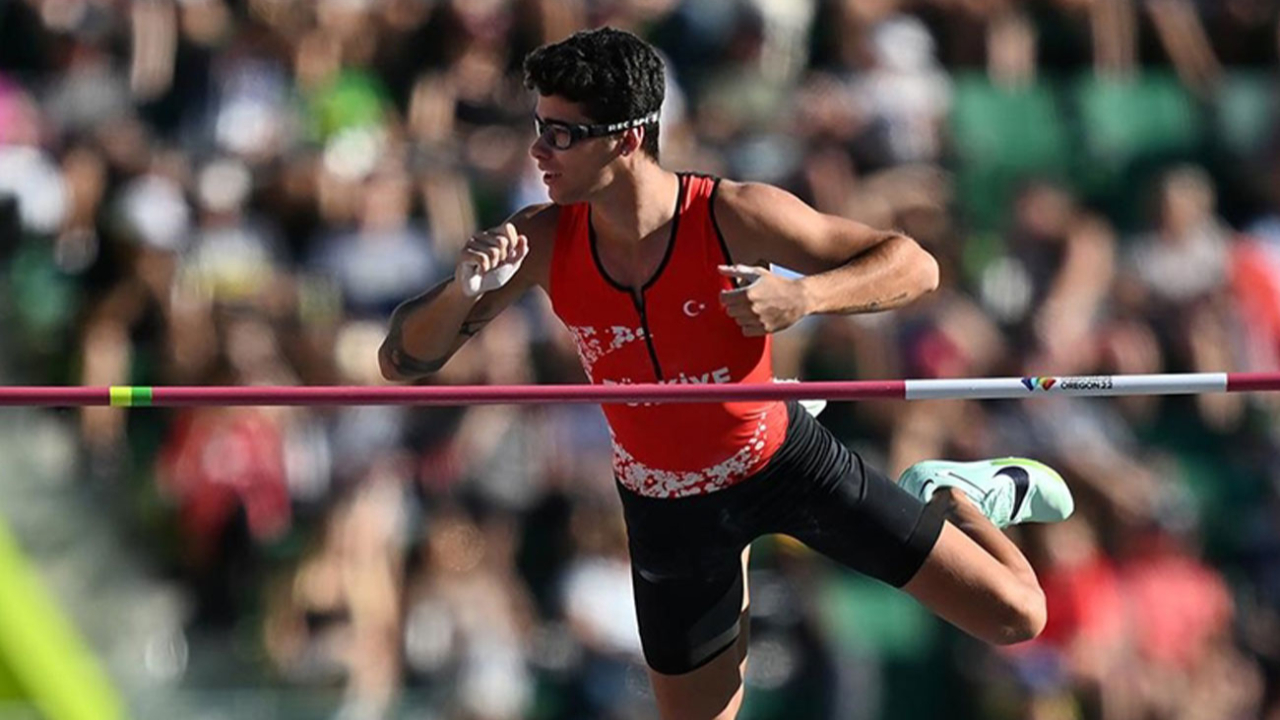 Milli atlet Ersu Şaşma, ABD'deki Dünya Atletizm Şampiyonası'nda adını finale yazdırdı