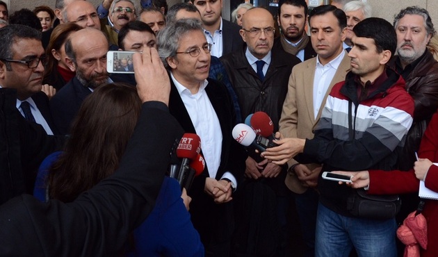 FETÖ'cülerden Can Dündar'a, Berberoğlu tepkisi!