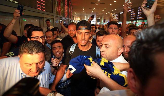 Fenerbahçe'nin yeni transferi Nabil Dirar'ın İstanbul'da! İşte artıları ve eksileri...