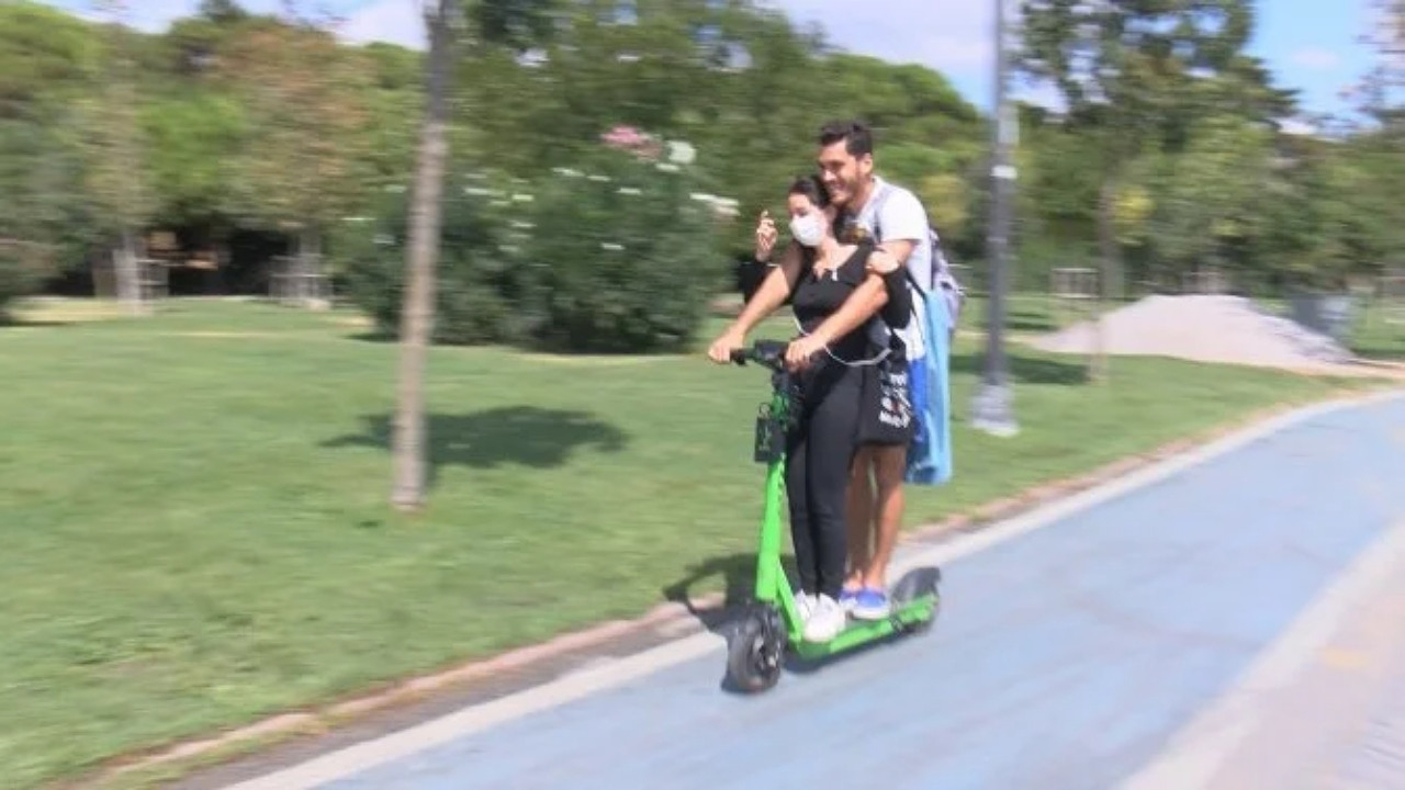 Elektrikli scooterlara 2 kişi binenler dikkat! 8 bin 239 lira para cezası uygulandı!