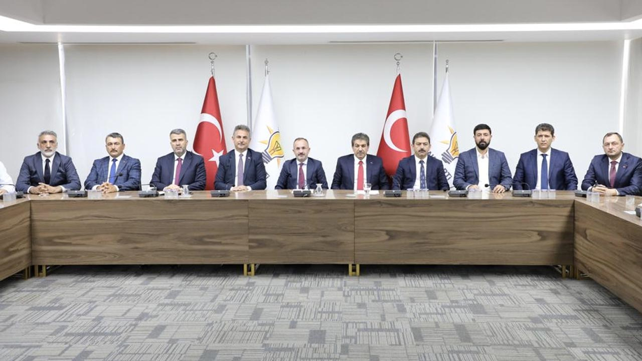 AK Partili 11 başkanvekilinden ortak açıklama: CHP'nin kötü yönetimi gözler önüne serildi