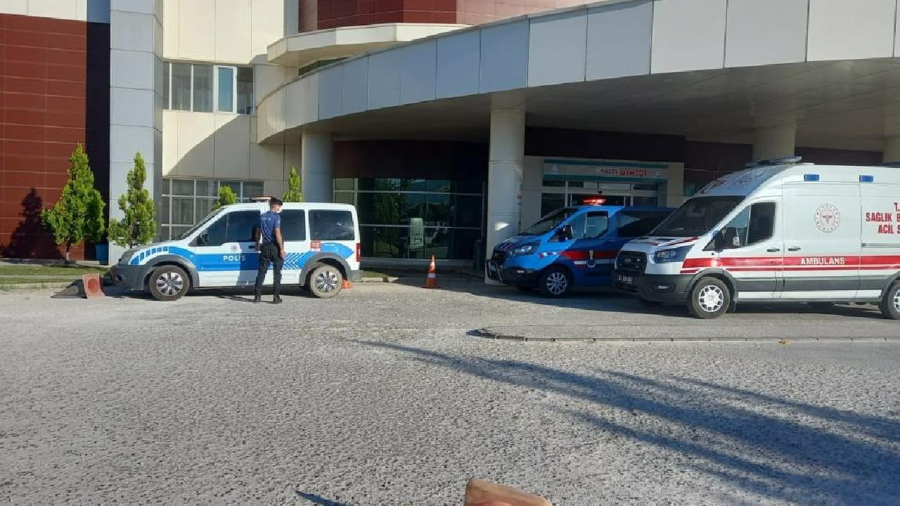 Uyuşturucu kullanan şahıs annesini, babasını ve eşini bıçakladı