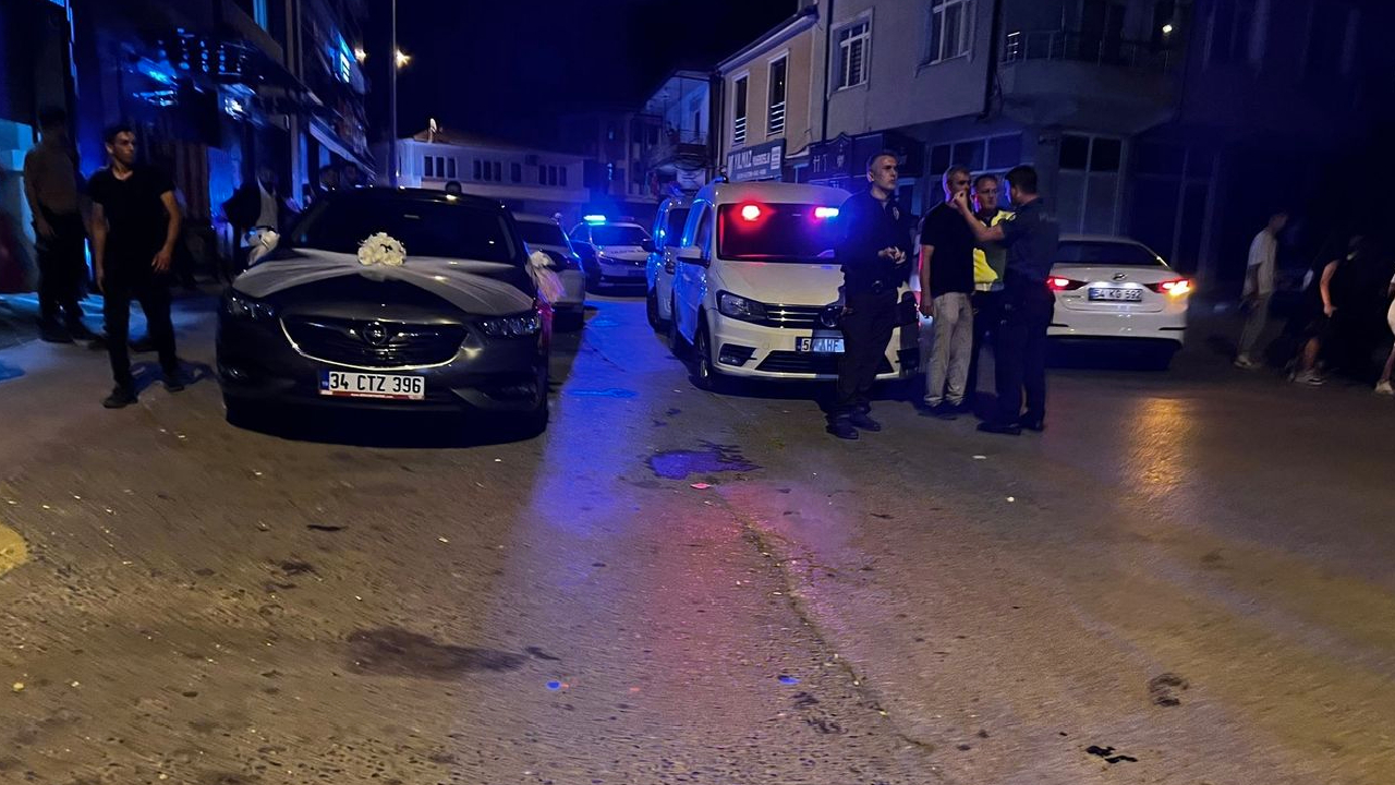 Düğünde kavgaya tutuşan tarafları polis biber gazıyla dağıtabildi