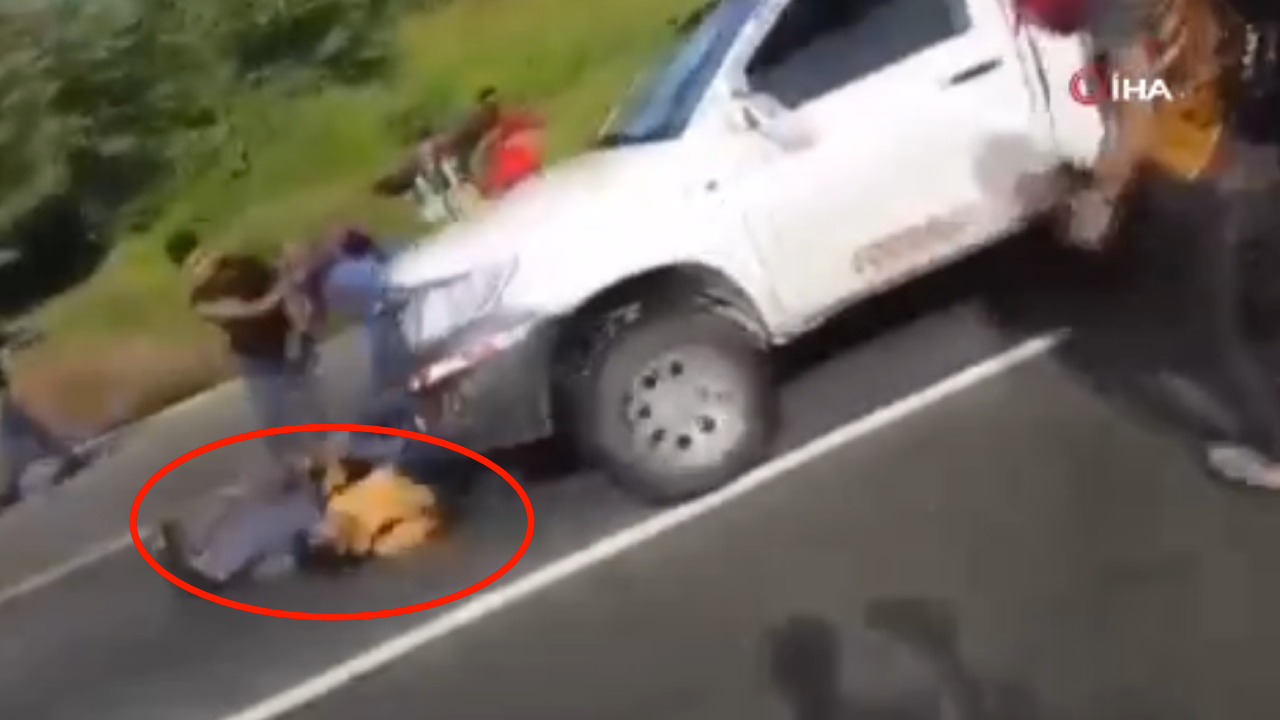Protesto için yolu trafiğe kapatan öğrencileri ezdi!