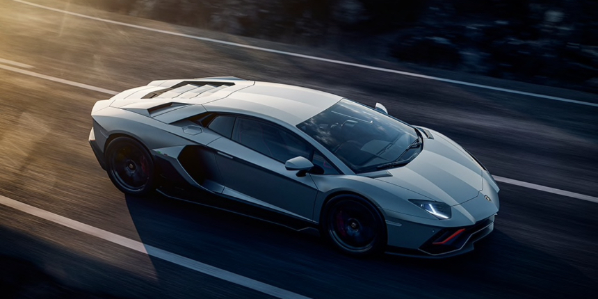 Görenler gözlerine inanamadı! Evin çatısından Lamborghini düştü