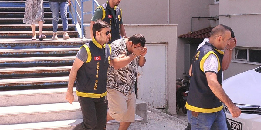 Evden 550 bin liralık ziynet eşyası çalan çete yakalandı: Çete lideri suç makinası çıktı
