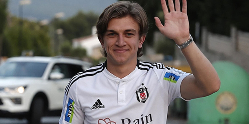 Rıdvan Yılmaz, Tugay Kerimoğlu'ndan sonra Rangers'ın kadrosuna kattığı ikinci Türk futbolcu oldu