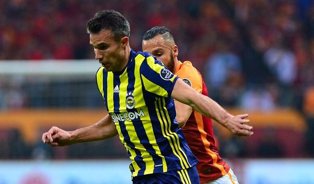 Robin van Persie yuvasına dönüyor