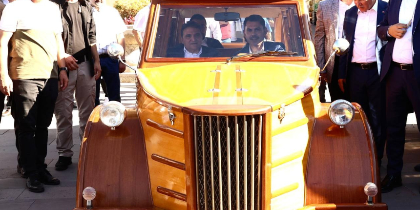 Bakan Murat Kurum, çam ağacından yapılan aracı kullandı
