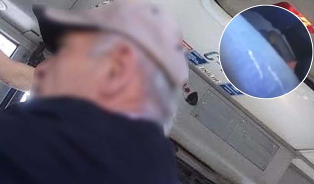 Utanmaz adam! Torunu yaşındaki genç kızı otobüste taciz etti... / VİDEO