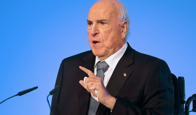 Almanya tarihine damga vuran Helmut Kohl hayatını kaybetti!