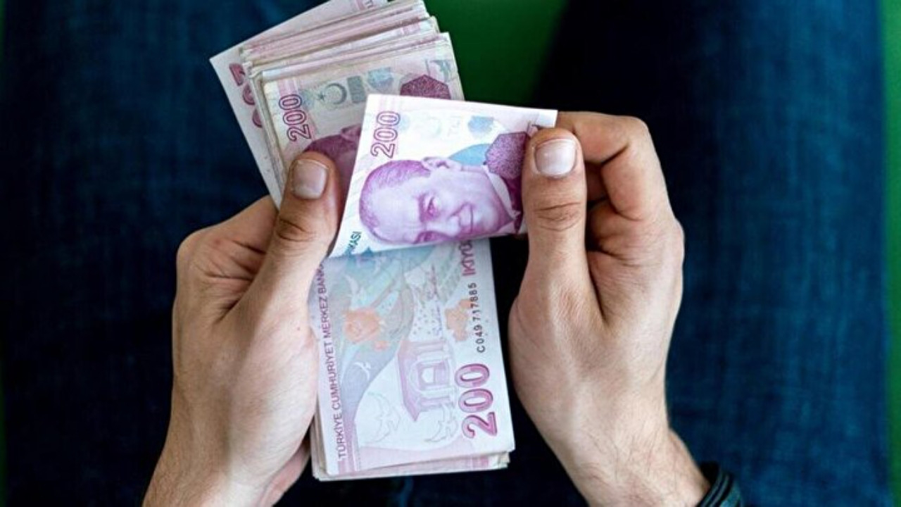 Milyonlarca emeklinin beklediği gün geldi: Maaş farkı bugün hesaplara yatırılıyor!