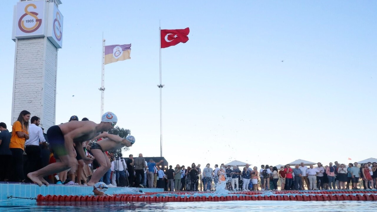 Galatasaray Adası, Başkan Özbek ve yönetim kurulu üyelerinin katılımıyla açıldı!