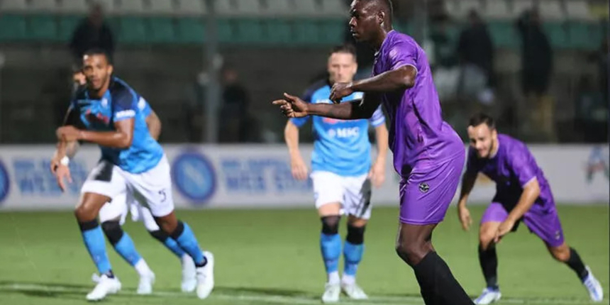 4 gollü maçta Adana Demirspor ile Napoli berabere kaldı