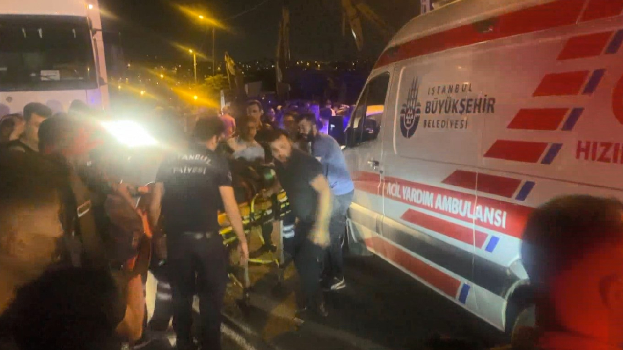 Avcılar'daki yangın bölgesinde görevli bekçiye araba çarptı, sürücü gözyaşlarını tutamadı