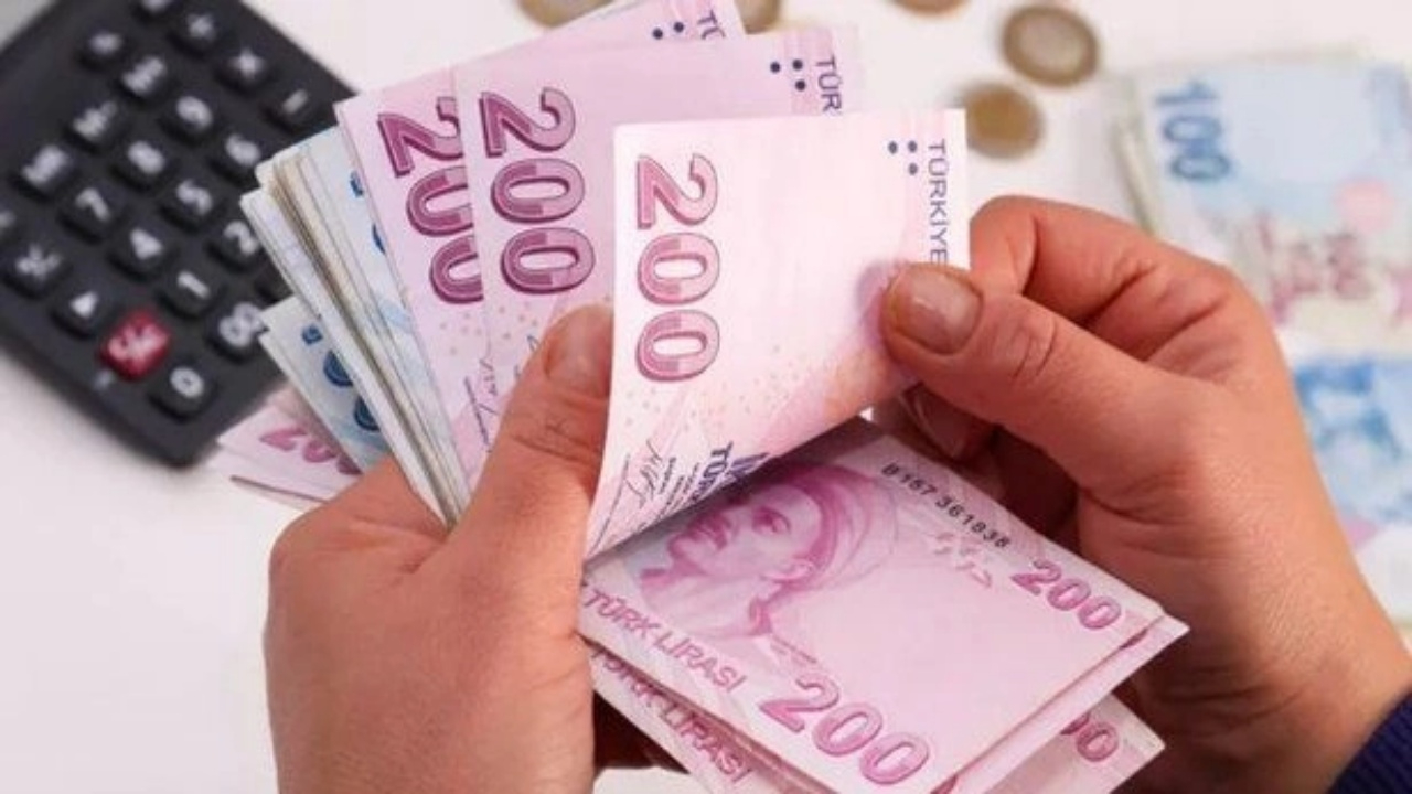 Emeklilik Yaşı Bu Şekilde Düşüyor! EYT'den Son Dakika Gelişmesi!