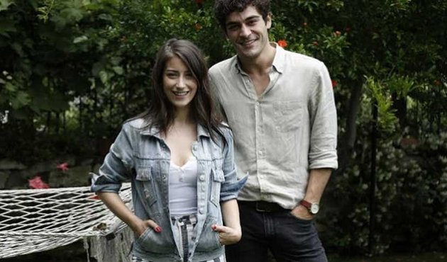 Yeni dizi için Hazal Kaya ve Burak Deniz ilk kez bir arada!