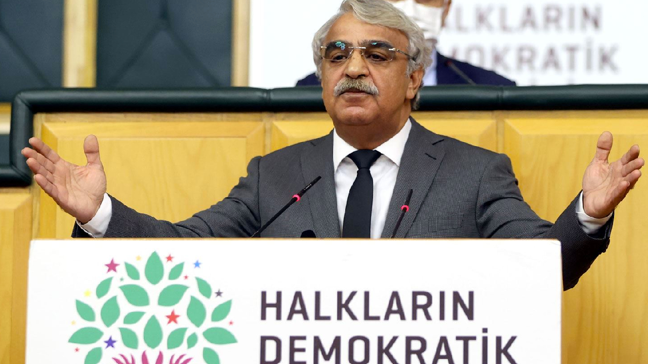 HDP Eş Başkanı Mithat Sancar, 6'lı masayı teröristbaşı Öcalan'ı ziyarete davet etti
