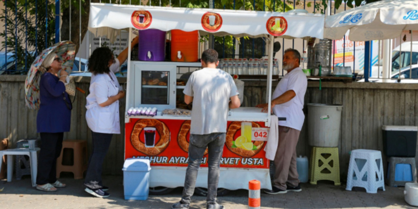 Adanalılar, kavurucu sıcaklıkla bu içeceği içerek baş ediyor! Tadına varan vazgeçemiyor!