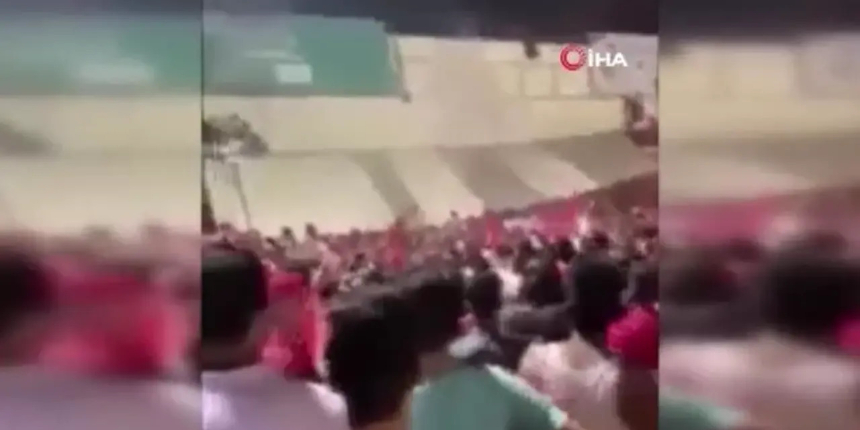 Şampiyonluk kutlamaları sırasında facia! Çöken tribünde, can pazarı