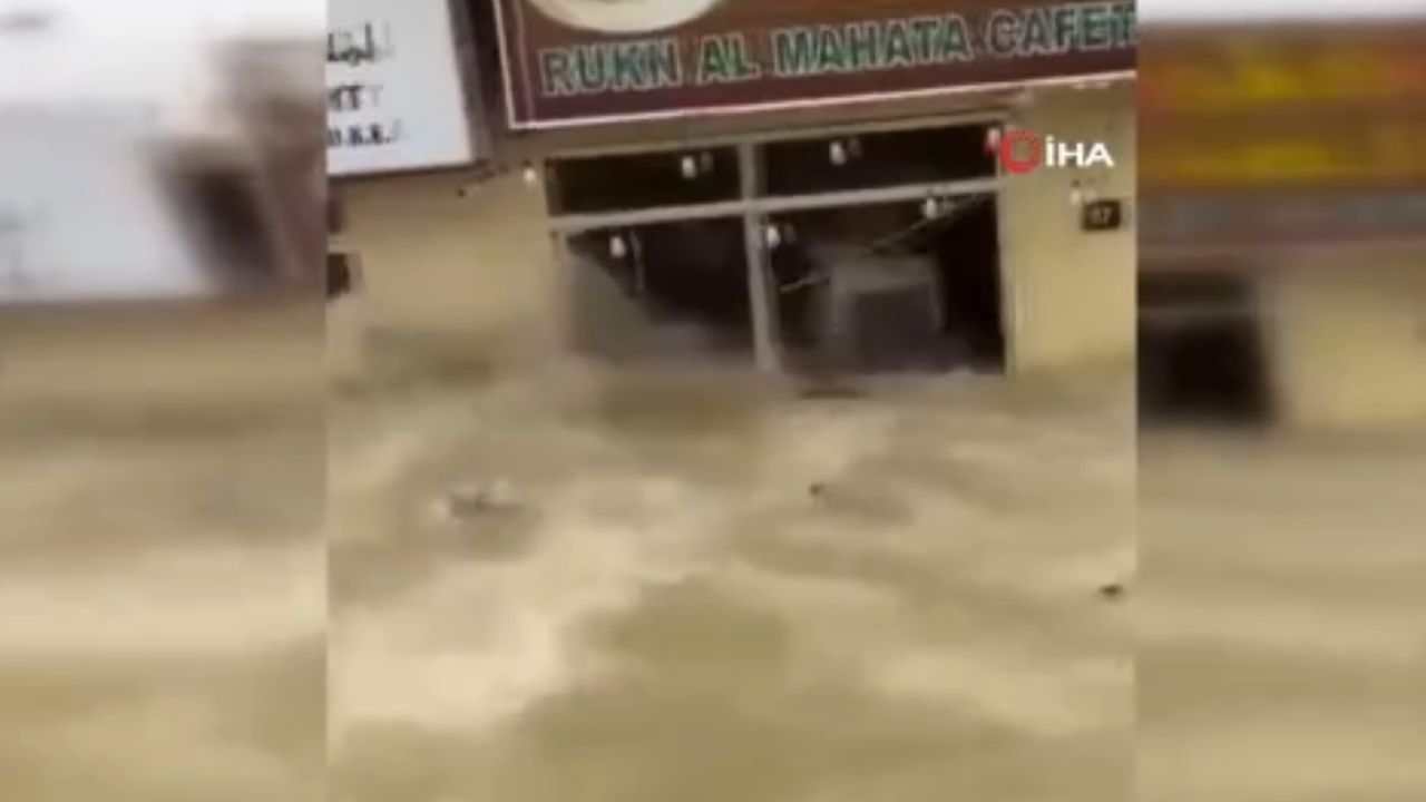Birleşik Arap Emirlikleri'nde sel felaketi: 7 ölü