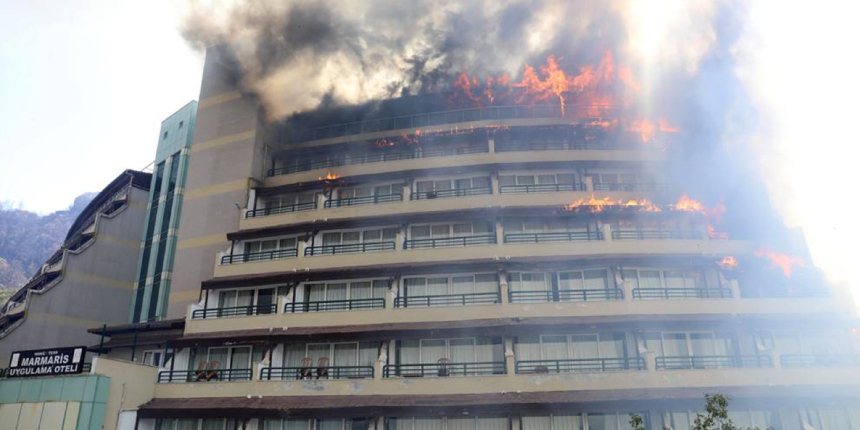 Marmaris'teki orman yangını otele sıçramıştı! Uygulama otelinin yanan odaları görüntülendi