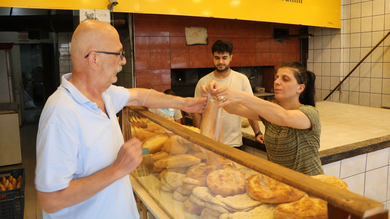 Samsun'da ekmeğe zam geldi: Fırına giden vatandaş şaşırdı... 200 gram ekmek 4 TL oldu!