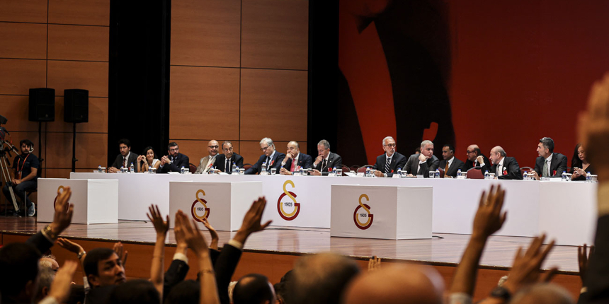 Galatasaray'da tarihi karar! Dursun Özbek ve ekibinin tüm yetki istekleri kabul edildi