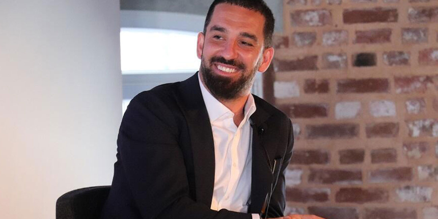 Arda Turan Galatasaray'ın yeni transferini duyurdu! Sosyal medyadan paylaşım...