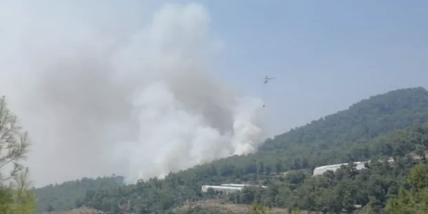 Mersin'de orman yangını! 2 uçak ve 5 helikopterle müdahale ediliyor