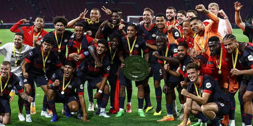 Hollanda'da Süper Kupa galibi PSV! Gol düellosunda Ajax'ı yendiler