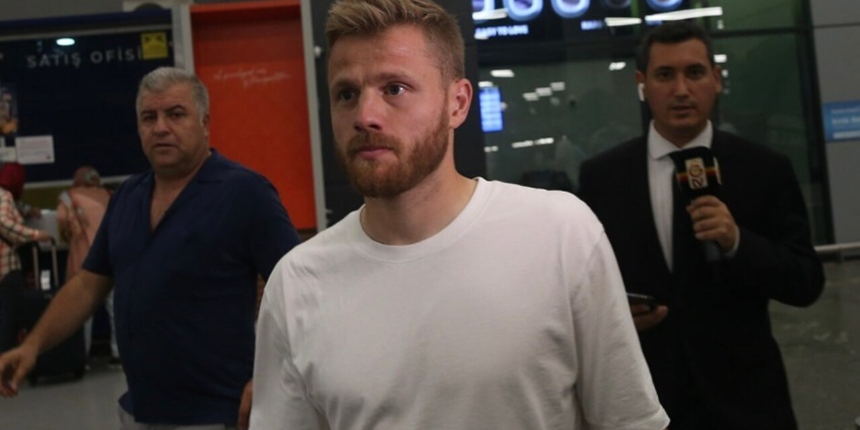 Galatasaray'ın yeni transferi İstanbul'da! Midtsjo için geri sayım başladı