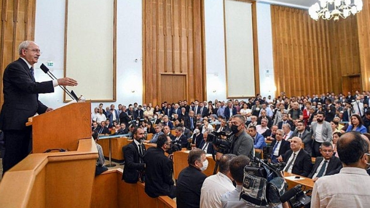 CHP'li 120 vekilin aynı uçağa binecek olması partide endişe yarattı: Kaza olursa CHP'de vekil kalmaz!