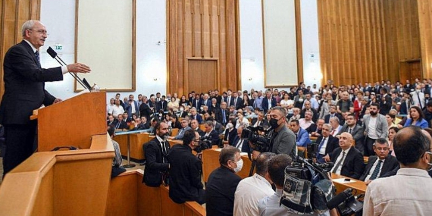 CHP'li 120 vekilin aynı uçağa binecek olması partide endişe yarattı: Kaza olursa CHP'de vekil kalmaz!